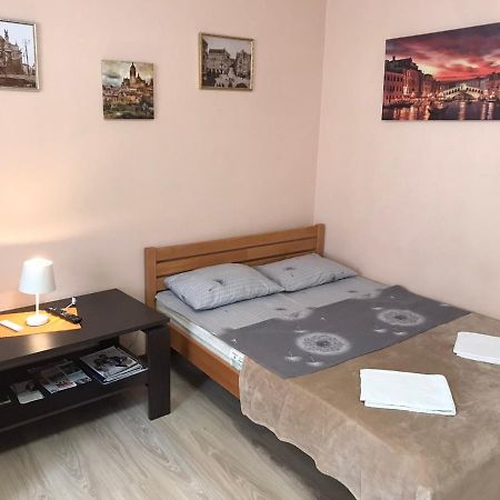 Apartment Near The Forum Mall リヴィウ エクステリア 写真