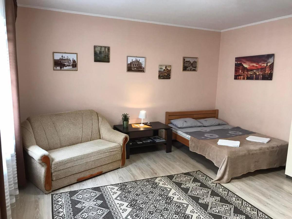 Apartment Near The Forum Mall リヴィウ エクステリア 写真