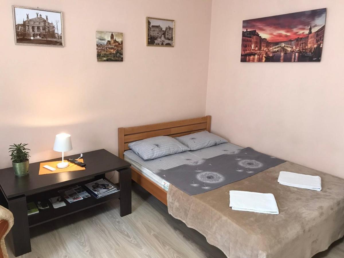 Apartment Near The Forum Mall リヴィウ エクステリア 写真