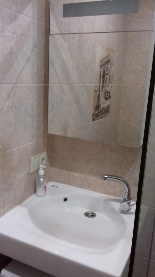 Apartment Near The Forum Mall リヴィウ エクステリア 写真