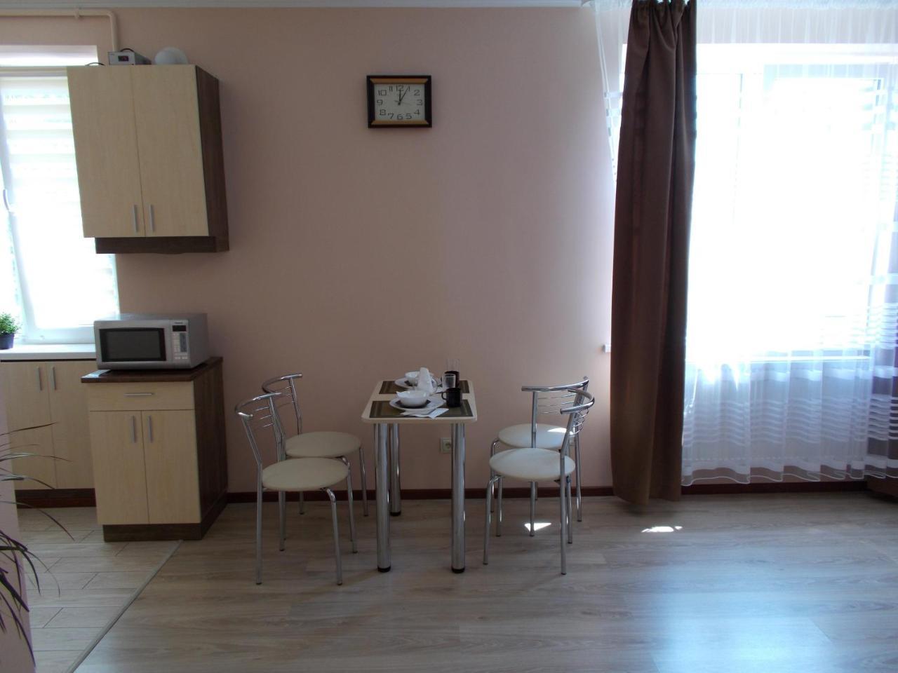 Apartment Near The Forum Mall リヴィウ エクステリア 写真
