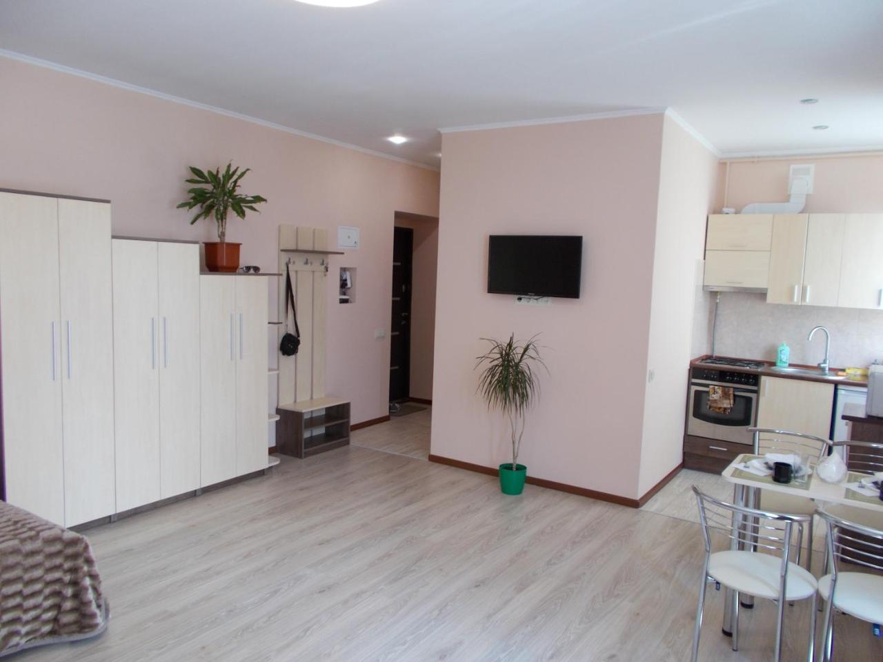 Apartment Near The Forum Mall リヴィウ エクステリア 写真