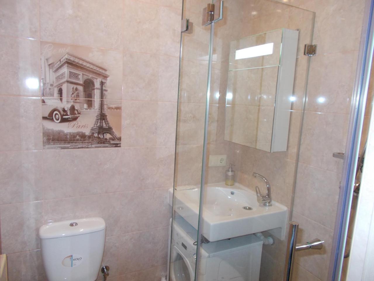 Apartment Near The Forum Mall リヴィウ エクステリア 写真