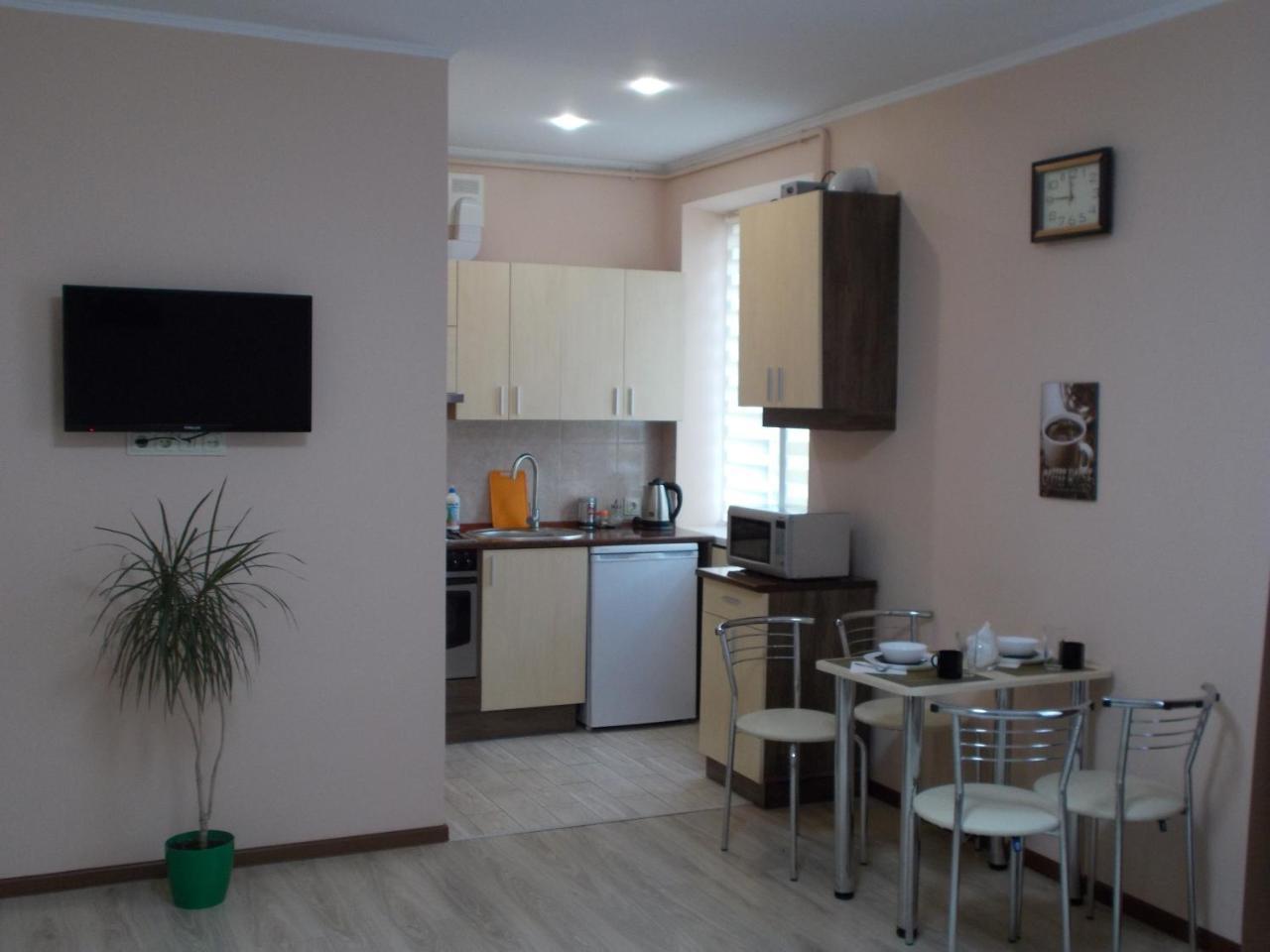 Apartment Near The Forum Mall リヴィウ エクステリア 写真