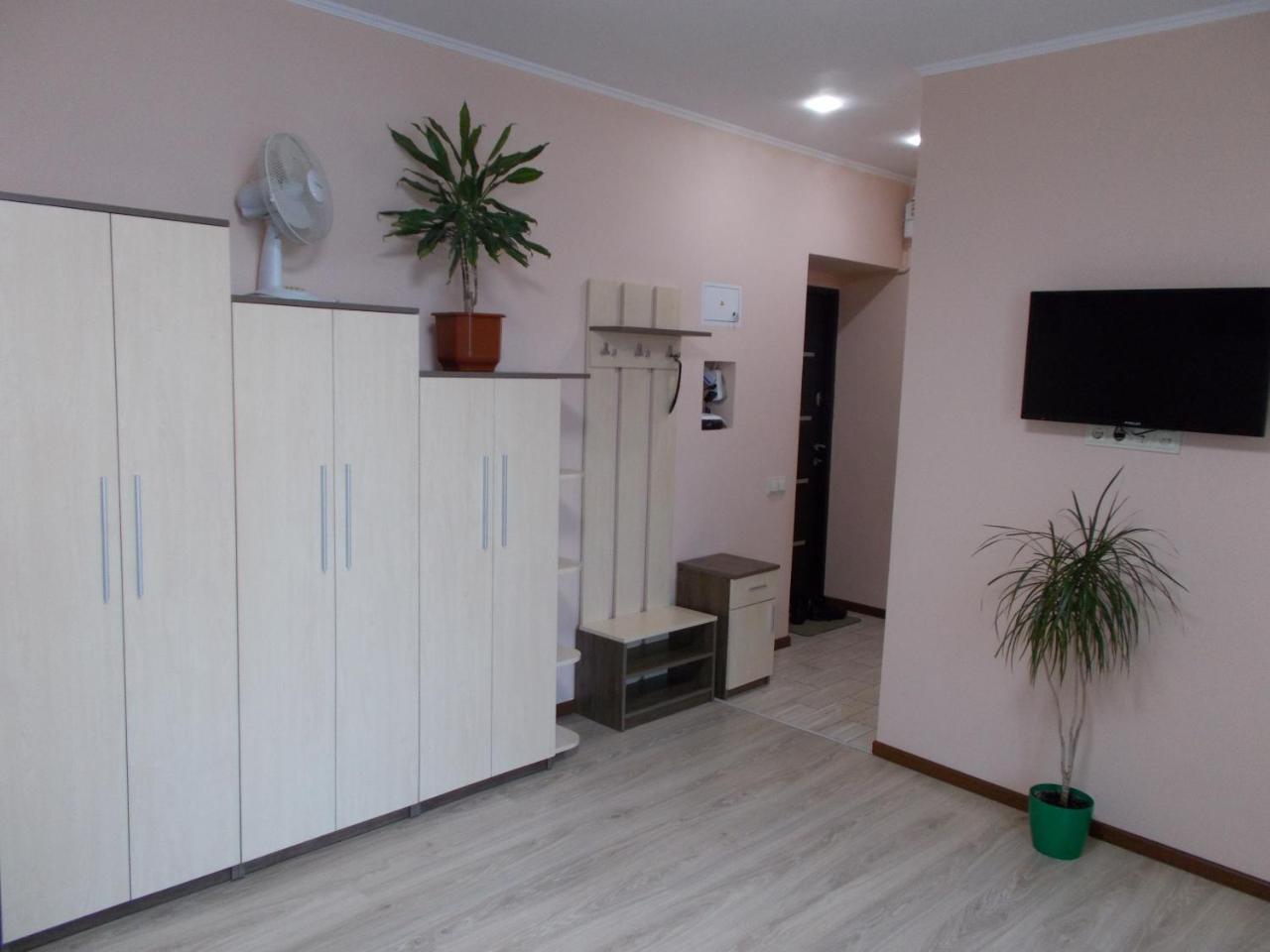 Apartment Near The Forum Mall リヴィウ エクステリア 写真
